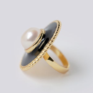 Round Vintage Pearl Ring Black Enamel Chunky Ring Oversized gold ring 80s jewelry image 7