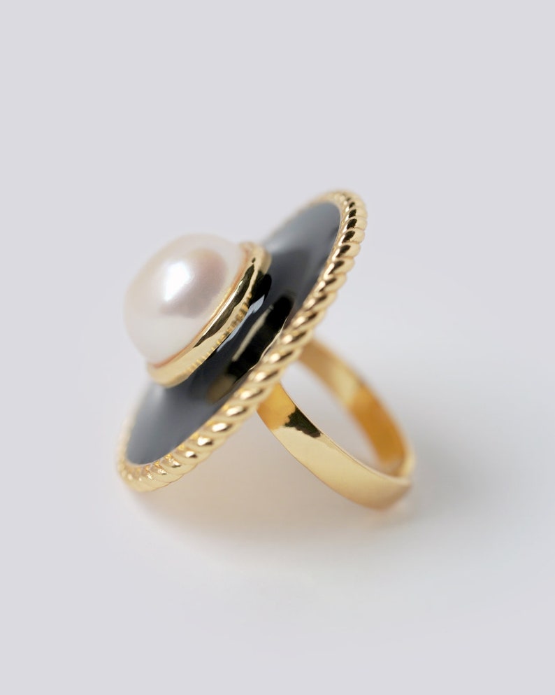 Round Vintage Pearl Ring Black Enamel Chunky Ring Oversized gold ring 80s jewelry image 7