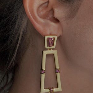 Weiße Emaille Ohrringe Gold Frauen Geometric Lab Ruby Statement Hängeohrringe Art Deco Braut Hochzeit Geburtstagsgeschenk für Sie