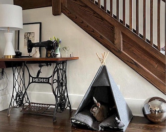 Bunny bed, Katzen bett Rabbit bed, cat bed, cat sleep space, rabbit rest tent gray felt tent for animal rest sleep dog bed, Personalized