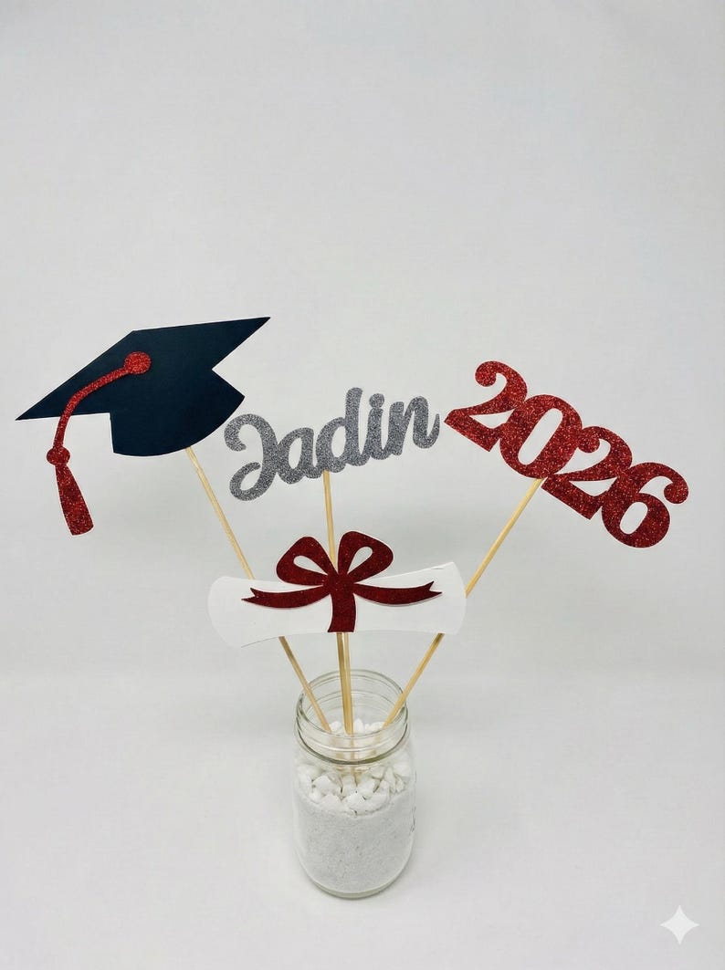 Centros de mesa personalizados de graduación 2026, palitos para centros de mesa de graduación, graduación 2026, centro de mesa con nombre, decoración de graduación, promoción 2026 imagen 1