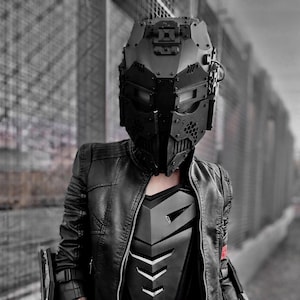 ANTIHERO // V5 : Type - B  "Noir" Cyber Punk Helmet - RGB leds