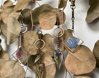 Floral Resin Keychains / Rustic Keychains