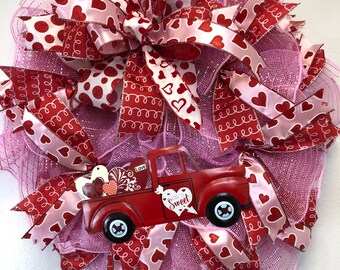 Valentines wreath, valentines truck wreath, pink and red wreath, valentines decor, porch decor, front door wreath