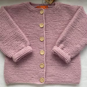 Children&#39;s cardigan size 98/104 in pink made of pure new wool with alpaca, hand-knitted in garter stitch