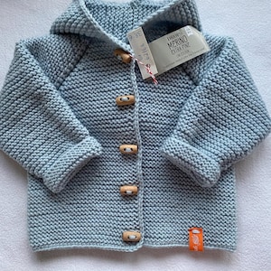 Zwergenjacke Gr.62/68 in hellblau aus reiner Merinowolle kraus rechts handgestrickt