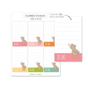 Op de afbeelding: Set van zeven planner stickers met een cartoonbeer met de tekst "TO DO" in verschillende kleuren. De kleuren omvatten roze, oranje, geel, groen en blauw.