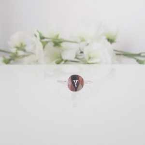 Anillo inicial de plata, anillo personalizado, anillo delicado, anillo de apilamiento, anillo de disco