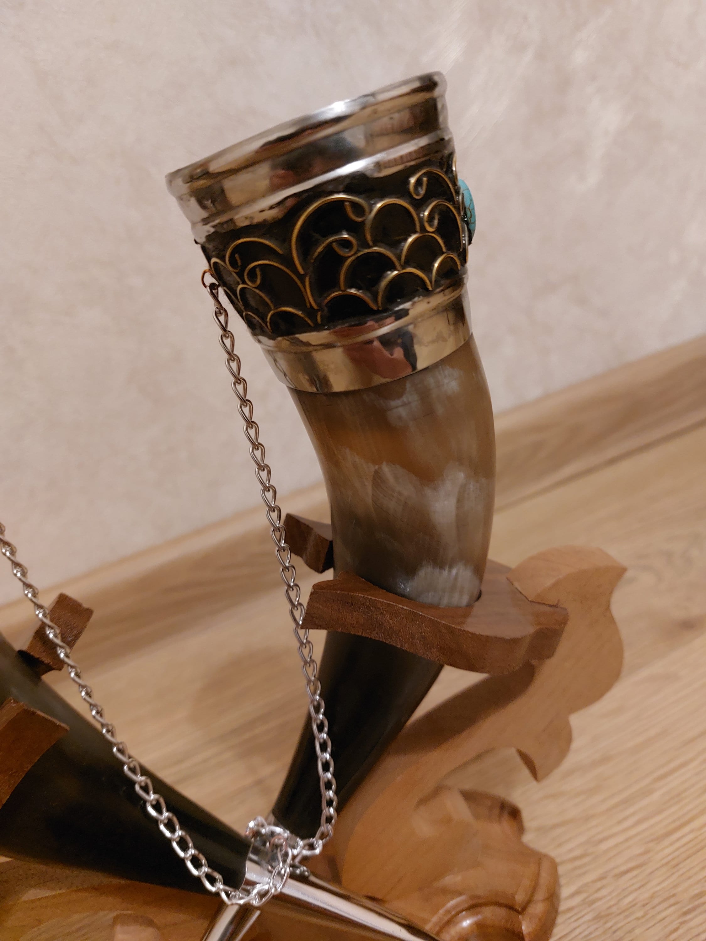 ジョージアの伝統的な手作りの角杯と木製スタンド - Etsy 日本