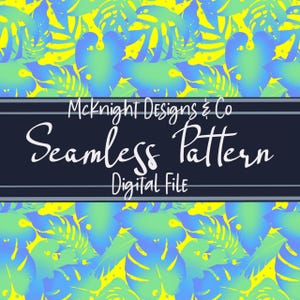 Puede incluir: Un patrón sin costuras con hojas tropicales azules y verdes sobre un fondo amarillo. El texto "McKnight Designs & Co Seamless Pattern Digital File" se muestra en una pancarta negra.