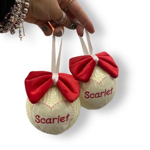 Christmas bauble with personalized name - Christmas tree decoration with embroidered name - Wool Christmas tree bauble