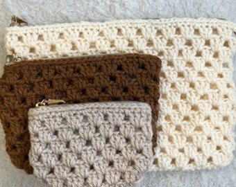 Patrón de crochet / El conjunto de bolso con cremallera MABEL