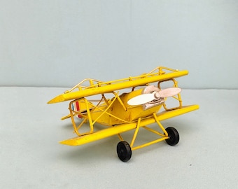 Retro Metal Flugzeug, Miniatur-gelber Doppeldecker, Pilot Papa Geschenk für den Vatertag