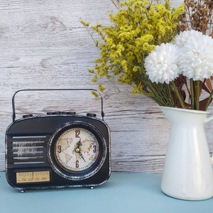 Radio-réveil rétro, horloge de table en métal rustique de style radio à l'ancienne, cadeaux pour la maison pour hommes