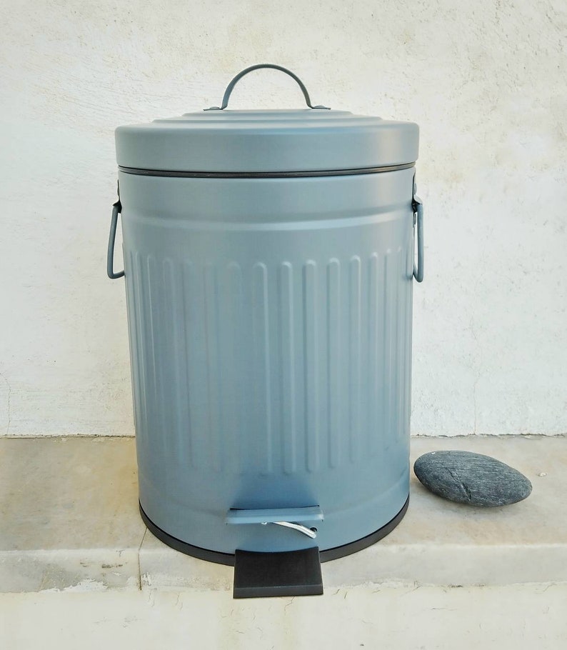 Blue Gray Farmhouse Trash Can 5 Liters