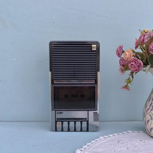 Retro Tonbandgerät Blechdose, Erinnerungsbox, lustiges Geschenk für Journalisten, inspiriert von den 80er Jahren