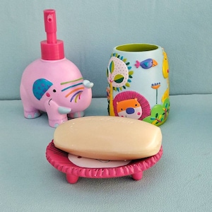 Conjunto de banheiro Safari, dispensador de sabonete em formato de elefante, porta-escovas de dentes em formato de animais selvagens e saboneteira em formato de leão para quarto de bebê