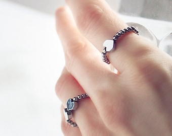 Elastischer Ring aus Hämatiten, Heilsteine, boho, Edelsteine, Stapelringe