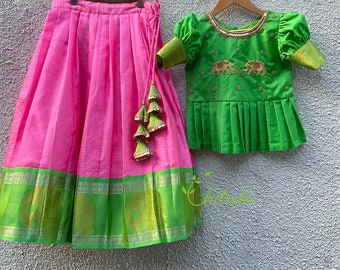 Pattu Pavadai rosa para niña: top peplum verde, vestido del sur de la India
