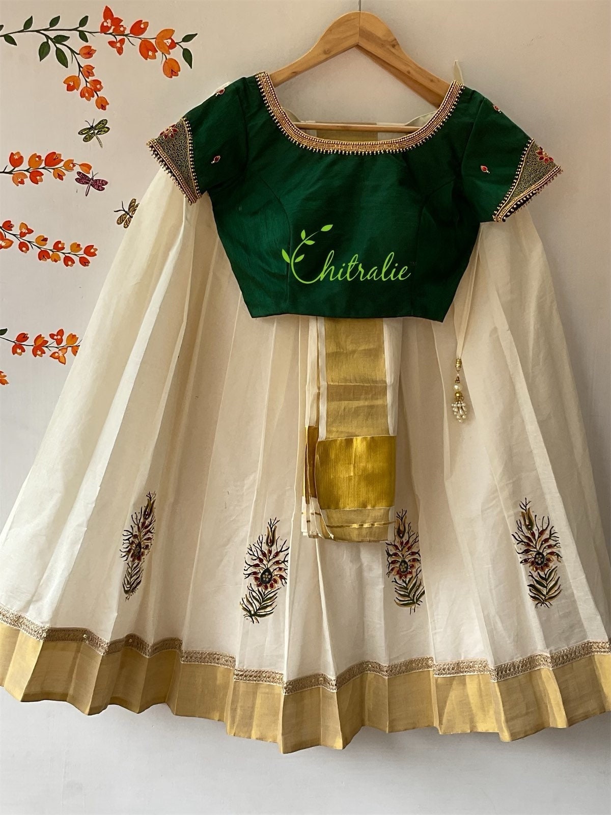 Kerala Gold Kasavu Mayilpeeli Skirt With Green Rawsilk Blouse - Etsy Hong Kong Kerala Gold Kasavu Mayilpeeli Skirt With Green Rawsilk Blouse - Etsy Hong Kong