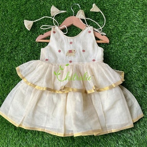Handloom Baby Frock: Kerala Indianer Kleid mit Elefant Motiv