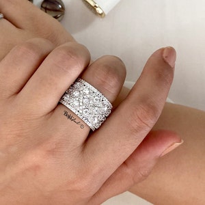 Empyrean breites Silberband | Breiter flacher Ring mit Bändern | Statement Ring | 5A Cubic Zirkonia | 925er Silber Band | Damen Silber Schmuck