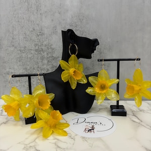 Real Yellow Daffodil Earrings with gold plated Hoops| Resin Jewelry| Spring Fashion| Woman Jewelries| handmade
