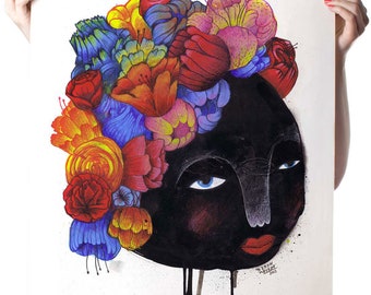 Pode incluir: Uma ilustração em preto e branco de um rosto com uma coroa floral colorida. O rosto tem olhos azuis e lábios vermelhos. As flores são vermelhas, amarelas, laranja, rosa e azuis.