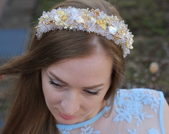 Gold bridal tiara⤙Crystal headpiece⤙Gold crown⤙Gold wedding tiara⤙Bridal headband