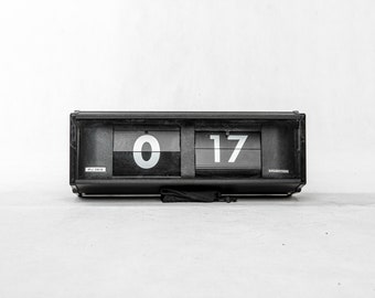 Black Industrial Flip Clock - 1980s by Pragotron