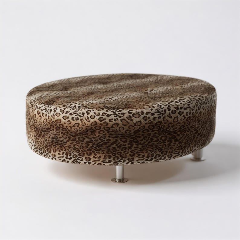 Big Round Ottoman | Round Bench & Centerpiece image 1