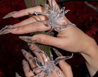 Großer 3D Transparenter Blumenring | Übergroßer klarer Epoxidharz-Schmuck | Große handgemachte Statement Ring | Einzigartiges Geschenk für Sie | Brautschmuck