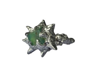 Anillo líquido con púas y gema verde / Anillo de resina epoxi grunge Y2K derretida con soldadura suave / Anillo con púas hecho a mano con joyería de epoxi derretida