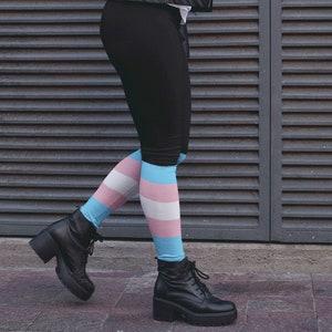 Trans outlet flag leggings