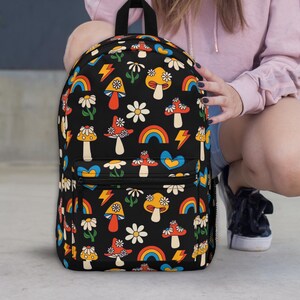 Sac à dos rétro floral champignon, cadeau de rentrée groovy, cartable inspiré des années 70 pour enfants adolescents étudiants adultes, joli sac à dos arc-en-ciel