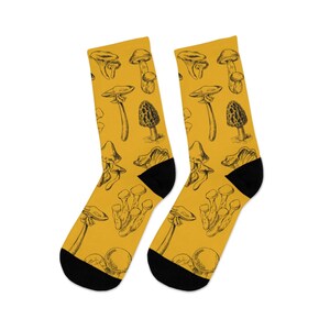 Vintage Mushroom Socks, Mushroom Illustration Socks, cute Fungi Socks, Mycology Gift, botanical woodland forest Mushroom Hunter Gift Idea
