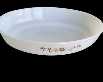 Vintage Dynaware Pyr-o-rey Casserole Dish - Immaculate Condition for Versatile Usage