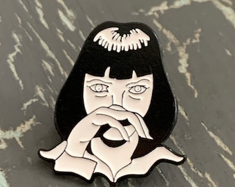 Pulp fiction movie - Mia Wallace - enamel pin -