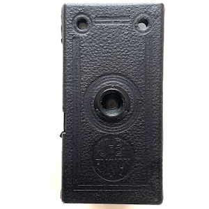Jaren 20/30 Junior Box J.B. Ensign camera. Houten kistcamera.