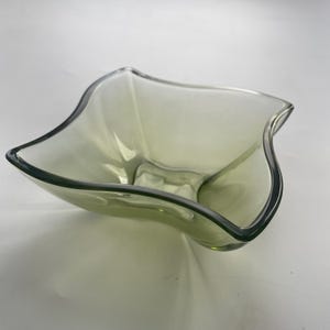 Ciotola in cristallo verde Villeroy & Boch, collezione New Wave.
