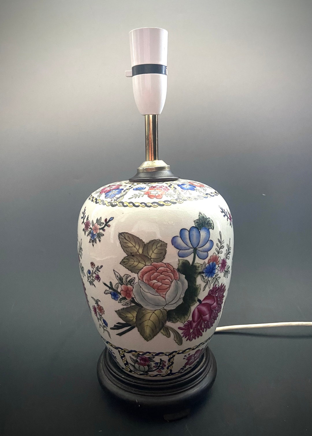 90s Vintage Ceramic Chinese Table Lamp. Asian Lamp With Floral