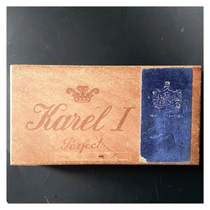 Vintage wooden cigar box Karel I Perect.