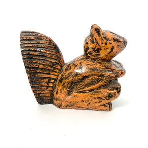 Vintage wooden Squirrel ornament. Hand carved squirrel figurine. Folk art. Cottagecore.