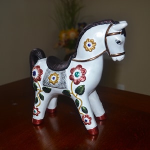 Brand New Hand Painted In Peru South America Ceramic Peruvian Paso Horse  - White