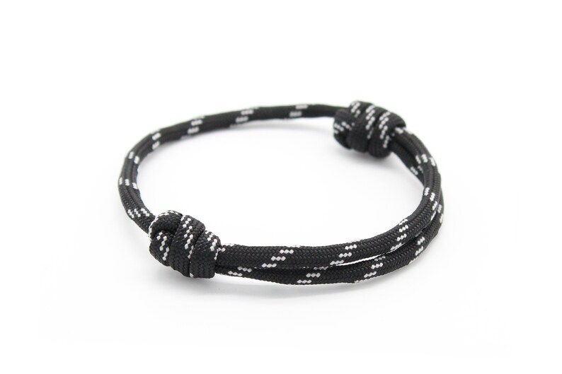 Paracord bracelet black reflective 4 mm handmade