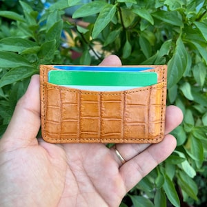 Tarjetero de piel de cocodrilo auténtica marrón con clip para billetes, tarjetero minimalista de piel con ranuras para tarjetas y 4 ranuras para tarjetas.
