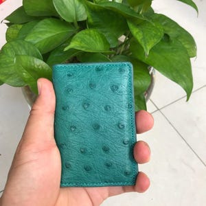 Tarjetero de piel de avestruz auténtica VERDE/Tarjetero minimalista/Regalo para papá y para él/Tarjetero de lujo hecho a mano