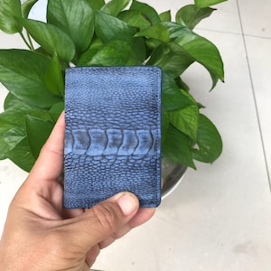 Tarjetero de piel de avestruz auténtica en color azul marino/Tarjetero minimalista para tarjetas de visita/Regalo para papá/Tarjetero de lujo hecho a mano