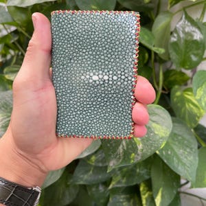 Tarjetero de piel auténtica de raya VERDE/Tarjetero minimalista para tarjetas de visita/Regalos para papá y para él/Tarjetero de lujo hecho a mano