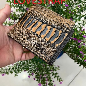 ブラウン ヌバック 本物のダチョウ革 二つ折り財布 カード マネークリップ、メンズ二つ折り財布、彼へのギフト、財布 カード ビジネス、フラップ ID 写真